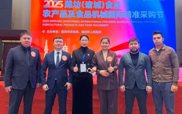 Сырым ауданының әкімі Қытайдағы форумда сөз сөйледі