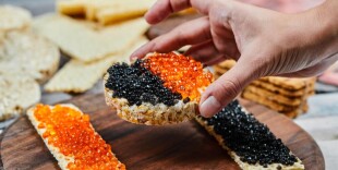 Сколько стоит красная и черная икра в городах Казахстана