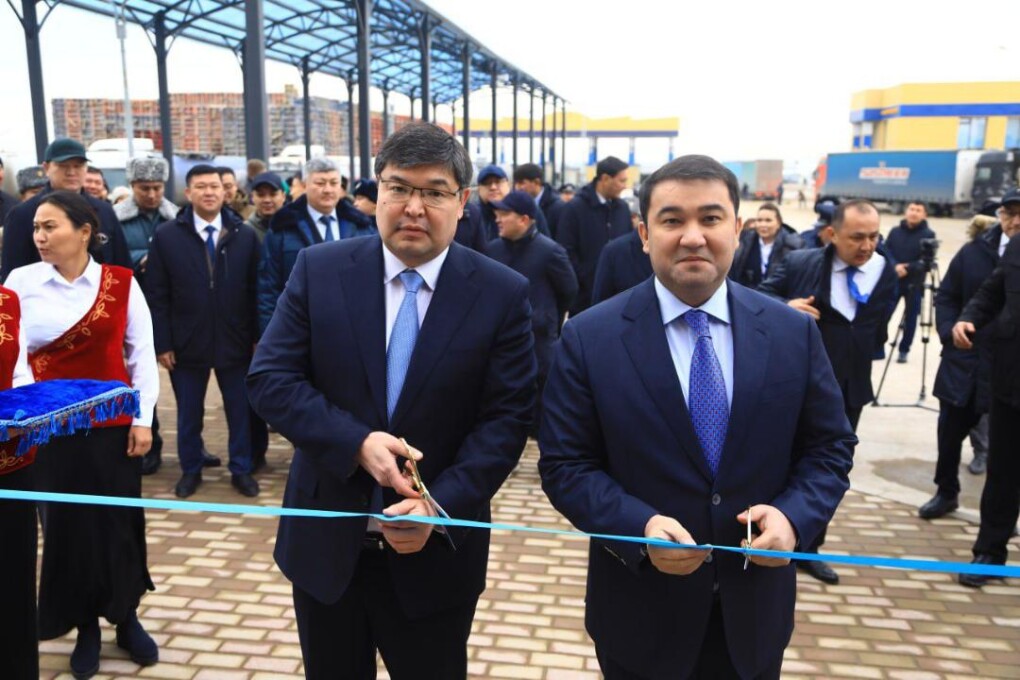 _gluster_2025_12_12_9d5cb5a0576296c5c5f93ac44bc96372_1280x720