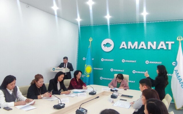 В ЗКО женщины обсудили роль женщин в экономике региона