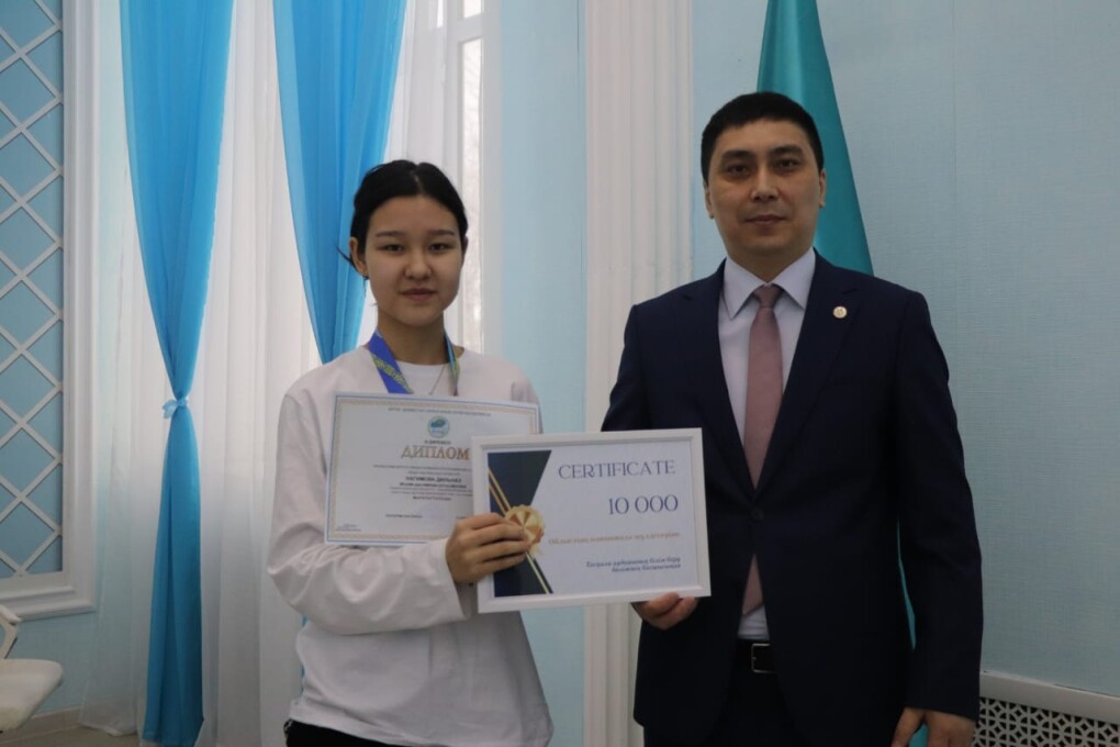 білімдерін көрсеткен оқушылар (3)