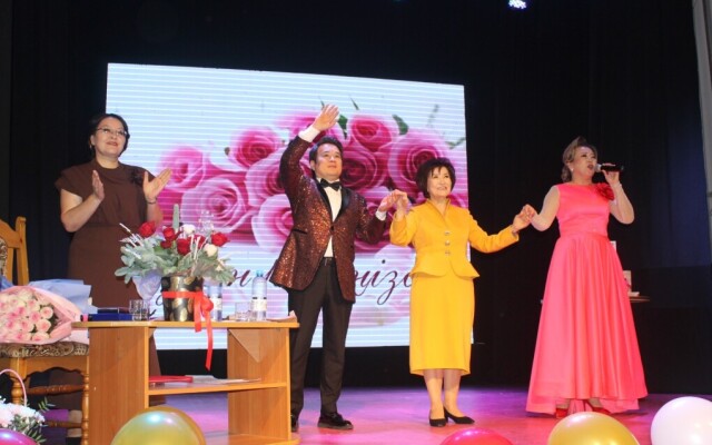 В Уральске отметили 70-летие ветерана труда