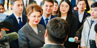 В ЗКО члены Общенациональной коалиции обсудили проект новой Конституции с креативной молодежью