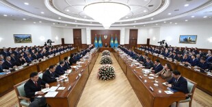 Олжас Бектенов доложил Президенту о реализации поручений по укреплению экономики страны