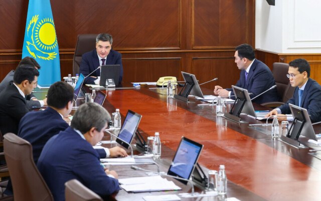 Олжас Бектенов провел совещание по вопросам исполнения поручений Президента в рамках проекта «Долина ЦОДов»