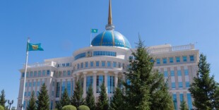 Президент поздравил детскую хоккейную команду Astana Team с победой на международном турнире