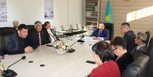 Демократия диалогтан басталады