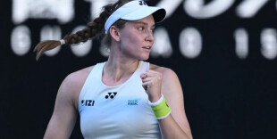 Елена Рыбакина обыграла в финале первую ракетку мира и выиграла Australian Open