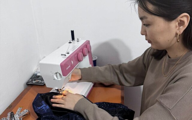 Бөрлі ауданында кәсіпкер бесік тоқиды