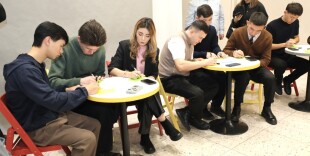 Молодежь Алматы обсудила проект новой Конституции в формате ИИ-батла и единогласно поддержала