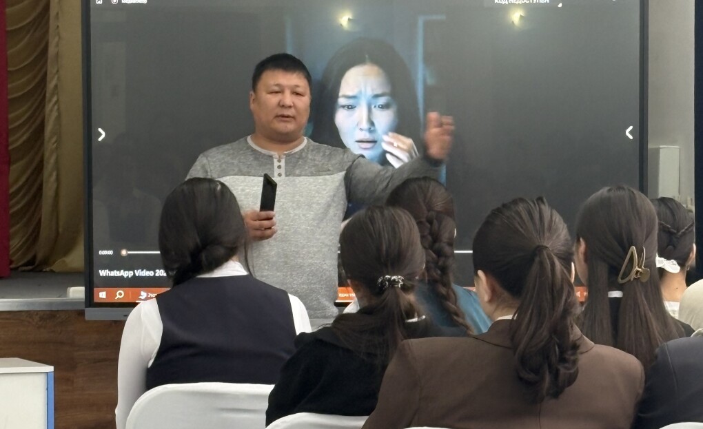 image-20-02-26-12-01