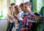 Использовать смартфоны школьникам могут запретить не только на уроках, но и на переменах