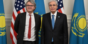 Глава государства принял генерального директора Ashmore Group Марка Кумбса