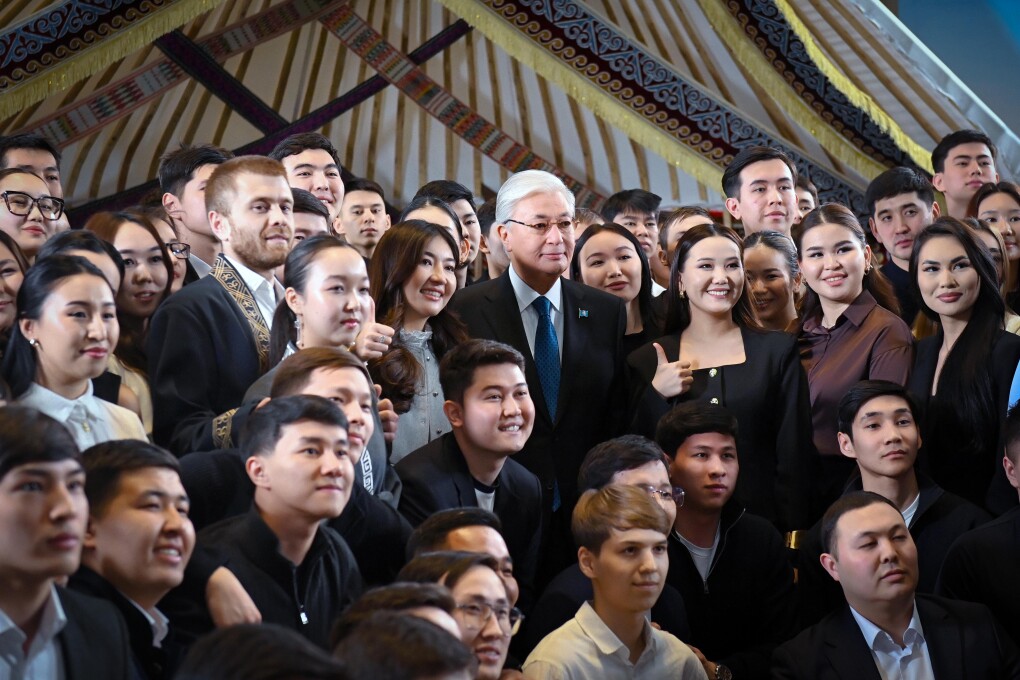 Мемлекет басшысы референдумға белсене қатысқан жастармен әңгімелесті