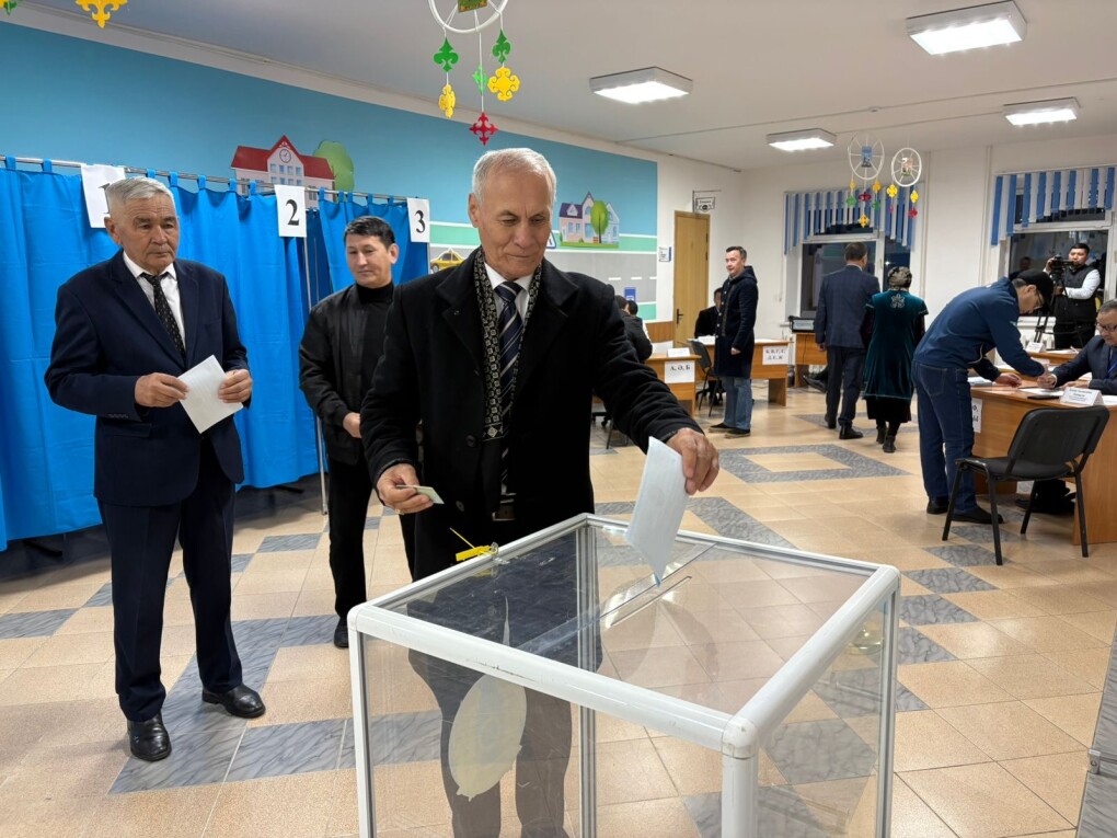 61fee763-165a-4a9d-bf49-a6d593e1df80