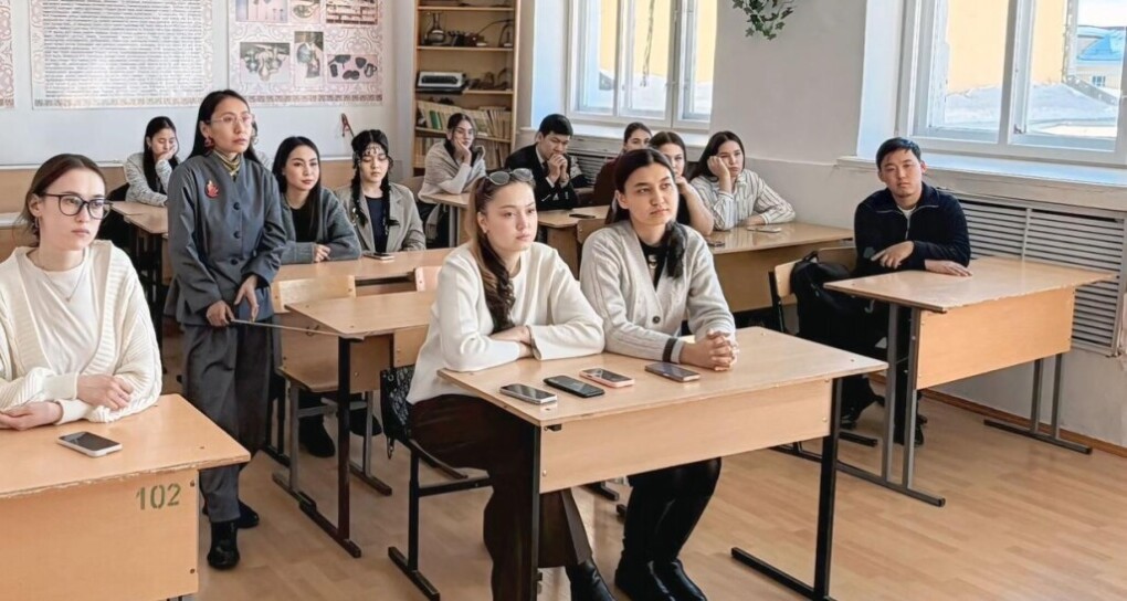 Ашур б кездесу студенттер (1)