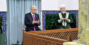 Президент посетил мавзолей Ходжи Ахмеда Яссауи