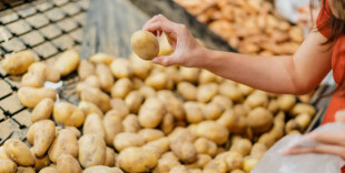 Сколько стоит картофель в разных регионах Казахстана