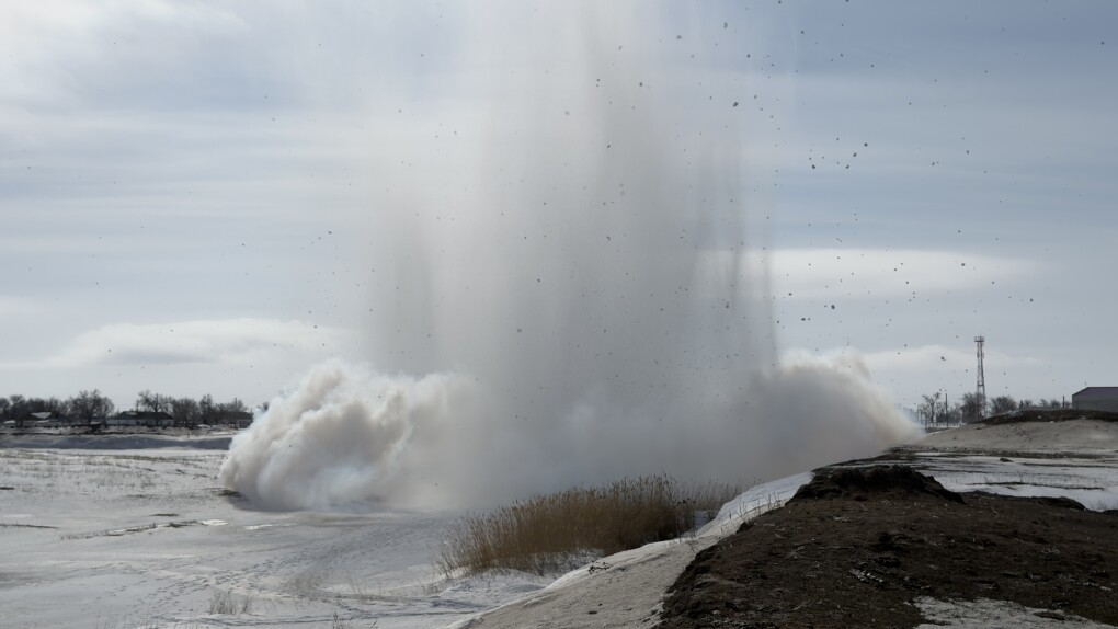 image-27-03-26-03-57