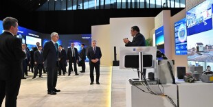 Президенты Казахстана и Узбекистана посетили хакатон по искусственному интеллекту