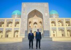 Қазақстан мен Өзбекстан президенттері Бұхараның тарихи орындарын аралап көрді