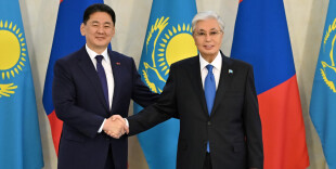 Президенты Казахстана и Монголии провели переговоры в узком составе