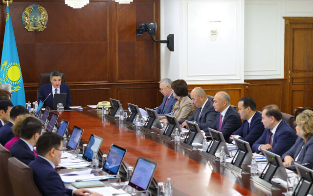 Олжас Бектенов провел заседание Совета отечественных предпринимателей по вопросам развития фармацевтической и медицинской промышленности