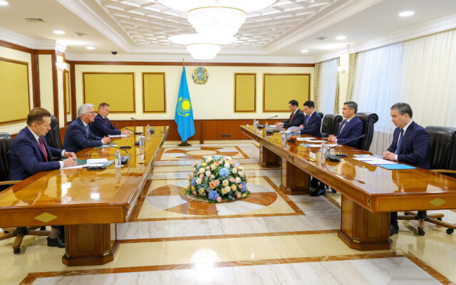 Олжас Бектенов обсудил с руководством Air Products сотрудничество в сферах газохимии и промышленных технологий