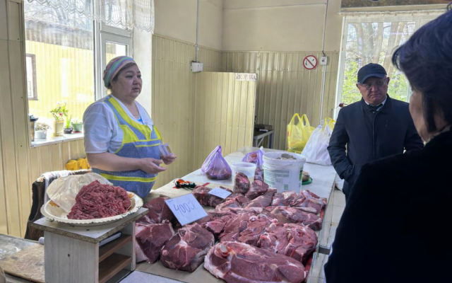 «Алтын алма» базарына рейд: делдалдар бағаға қалай әсер етеді?