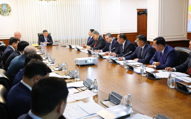 Олжас Бектенов провел совещание по исполнению поручений Президента в области транзитно-транспортного развития