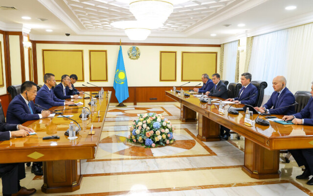 Олжас Бектенов обсудил с главой Shenzhen Energy Environment Ван Ганом сотрудничество в области утилизации отходов и внедрения передовых экостандартов