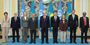 Глава государства провел встречу с группой высоких представителей ООН