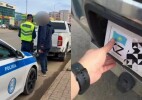 Факт использования поддельного номерного знака выявлен в Уральске