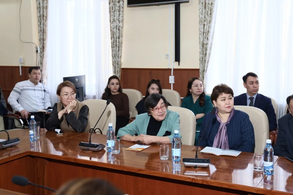 8ehugymkNaFKceVtimZWM