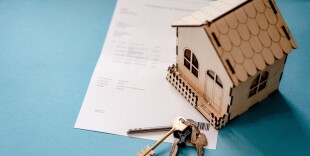 Житель ЗКО пострадал при попытке арендовать жильё через Telegram