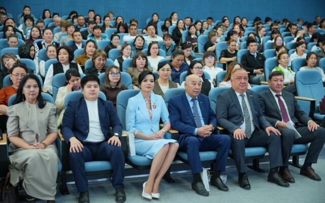 В Уральске прошел республиканский семинар-тренинг «Адал азамат: ауыл мектебінің келешегі»