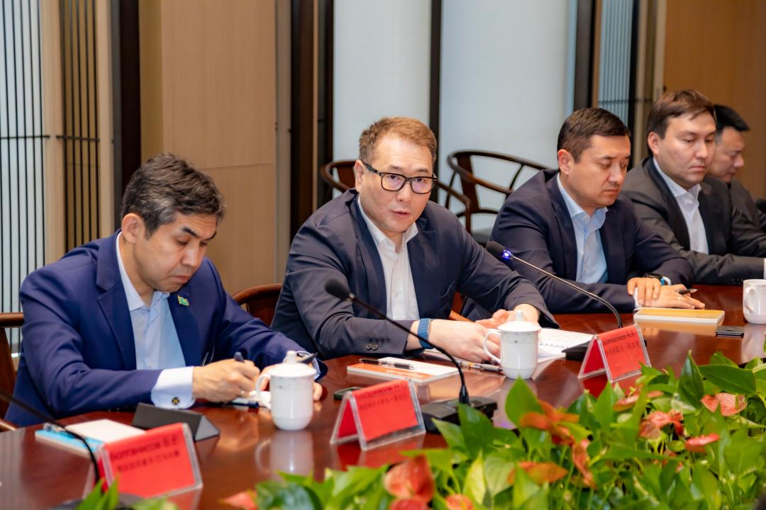 _gluster_2026_4_2_2ba23659f37a8d4cc877e45fcdabe062_1280x720