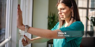 Елімізде балаларды терезеден құлаудан қорғауға бағытталған «Терезе - SAFE» республикалық науқаны басталды