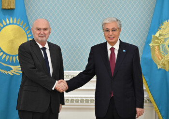 kz1-2320-2_mediumThumb