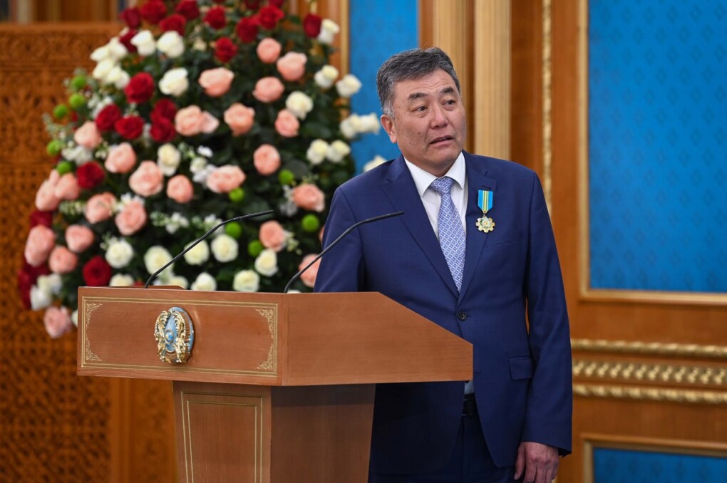 photo_5388562108569556340_y