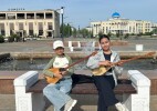 Школьницы из Уральска популяризируют казахскую музыку