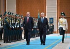 Тәуелсіздік сарайында Қазақстанға мемлекеттік сапармен келген Түркия Республикасының Президенті Режеп Тайип Ердоғанды салтанатты қарсы алу рәсімі өтті
