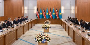 Президенты Казахстана и Кении провели переговоры в расширенном составе