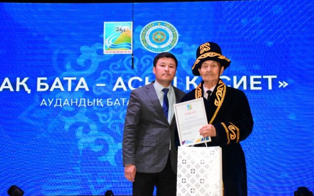 Батаменен ел көгерер: Жалпақталда батагөйлер бақ сынады