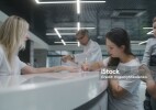 Балалар мен жүкті әйелдерге ерекше назар аударылды: Емханаға тіркелу процесі жеңілдейді 