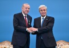 Глава государства вручил Президенту Турции орден Qoja Ahmet Yasaui