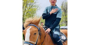 Абзалға арғымақ мінгізді