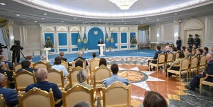 Глава государства выступил на церемонии награждения работников СМИ