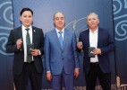 Нариман Төреғалиев БАҚ қызметкерлерін марапаттап, баспана кілттерін табыстады