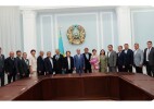 Аким ЗКО встретился с ветеранами и сотрудниками системы здравоохранения региона